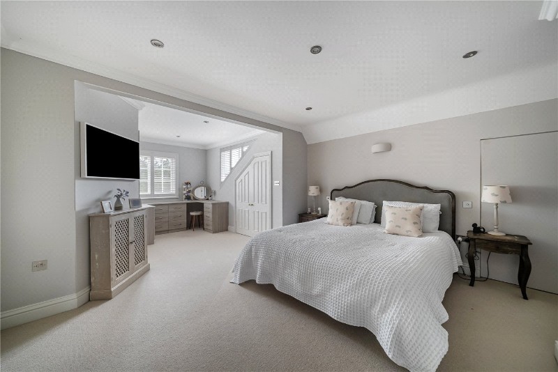 Searle Road, Farnham, Surrey, GU9