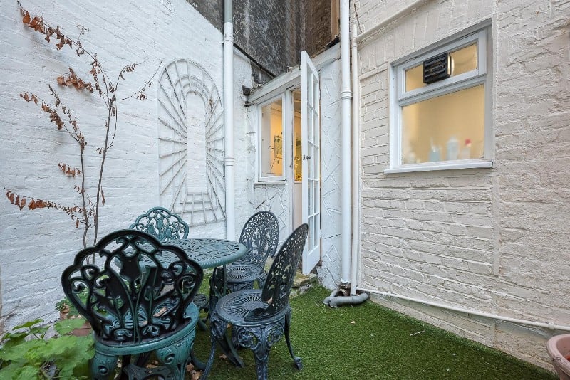 Warwick Way, London, SW1V