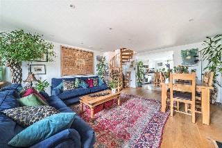 The Street, Frensham, Farnham, Surrey, GU10