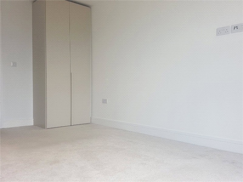Station Road, Edgware, HA8