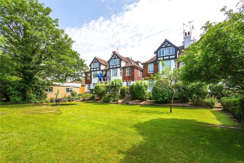 Woodlands, London, NW11