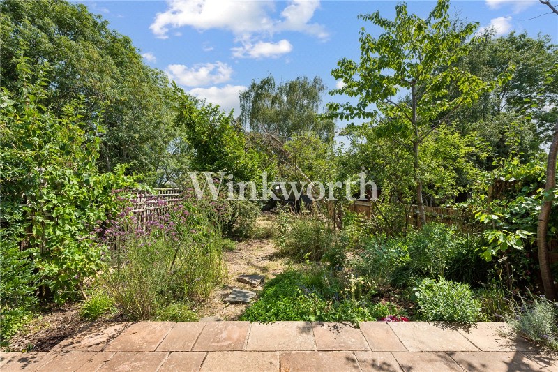 Lakeside Road, London, N13