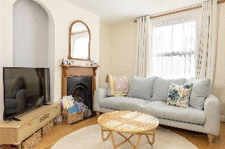 Short Road, London, W4