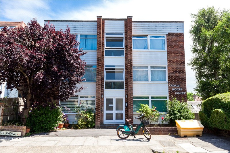 Highgate Avenue, London, N6
