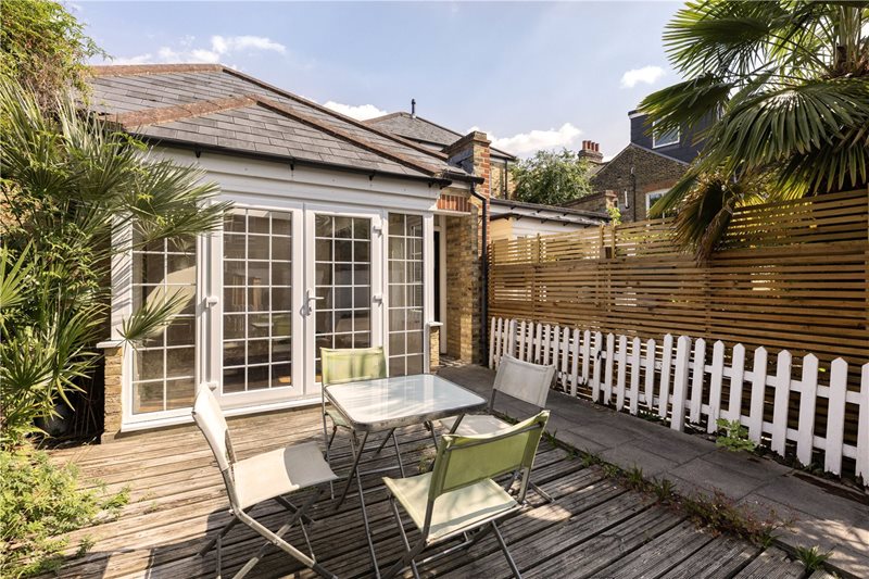 Balvernie Grove, London, SW18