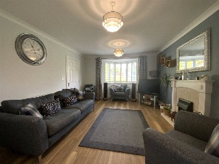 Fruitfields Close, Devizes, Wiltshire, SN10