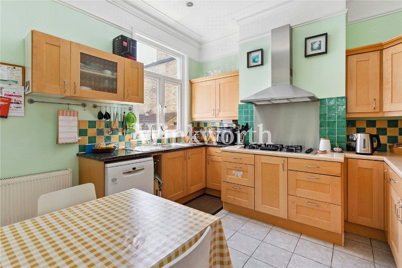 Lakeside Road, London, N13