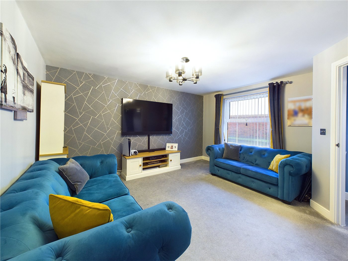 Sitting Room To Fron