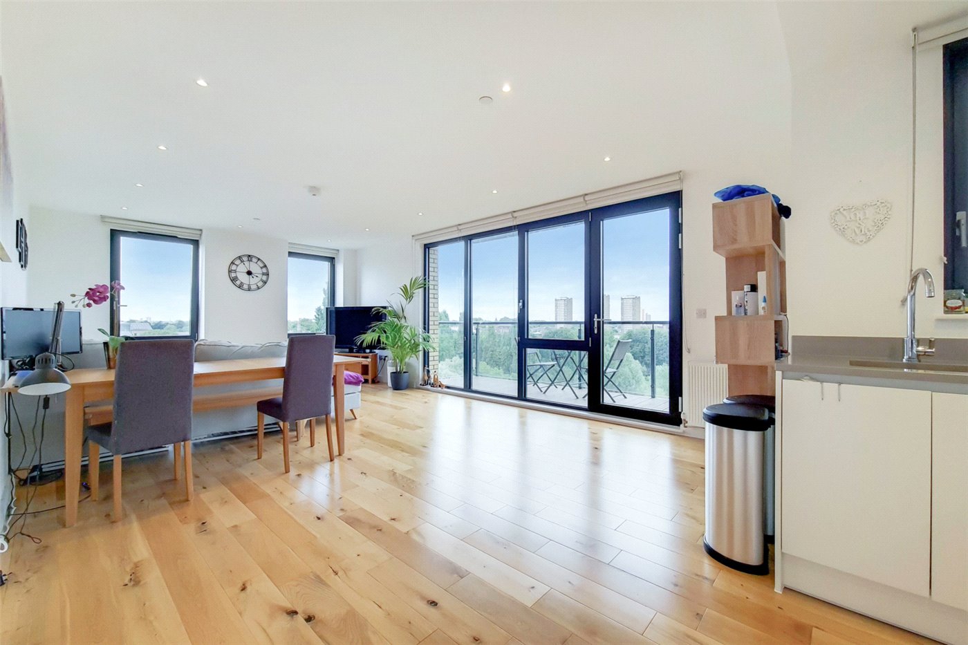 24 Palmers Road, London, E2