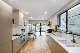 La Rose Lane, London, N15