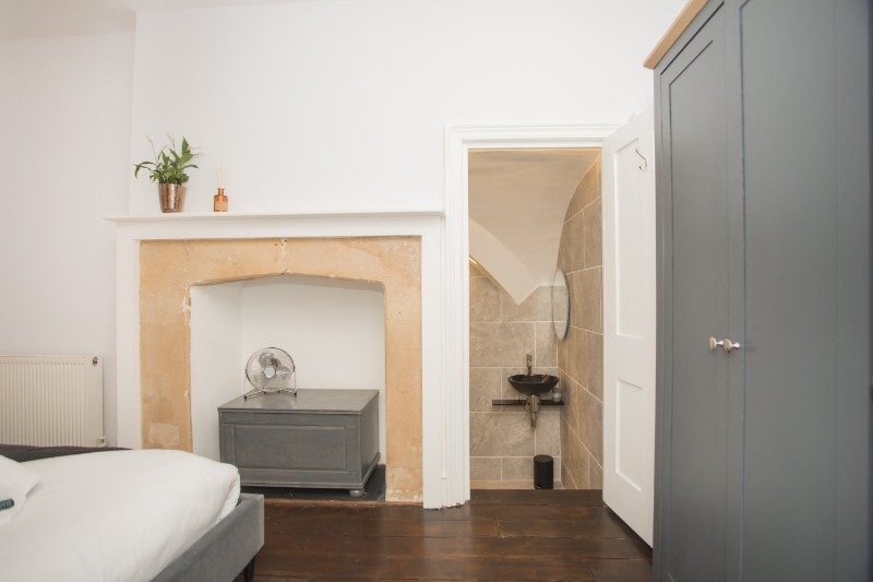 1 Cleveland Bridge, Bath, Somerset, BA1