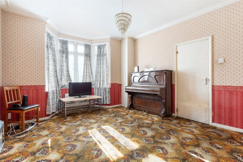 Lessingham Avenue, London, SW17