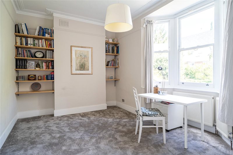 Hollingbourne Road, London, SE24