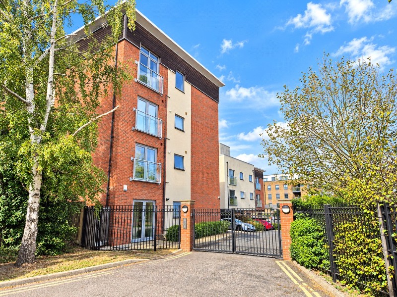 Tapster Street, Barnet, EN5