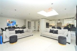 Wilhelmina Avenue, Coulsdon, CR5