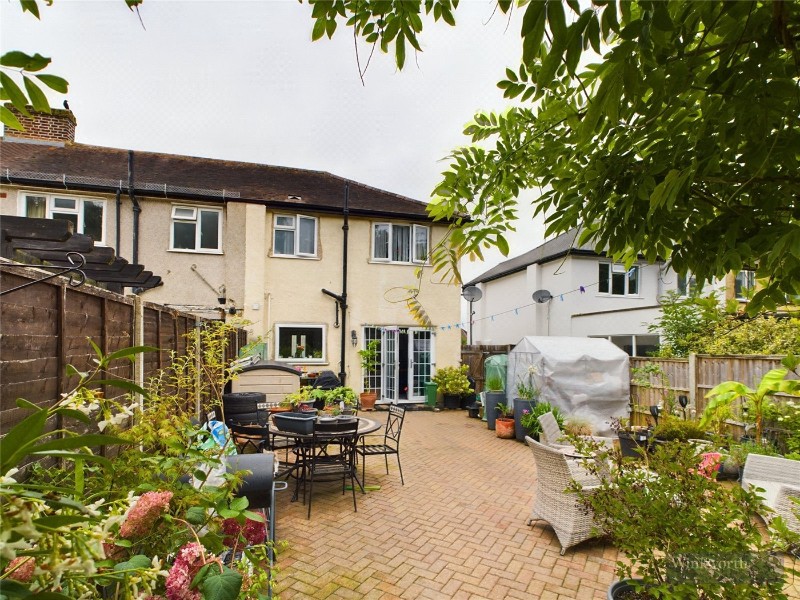 Parbury Rise, Chessington, KT9