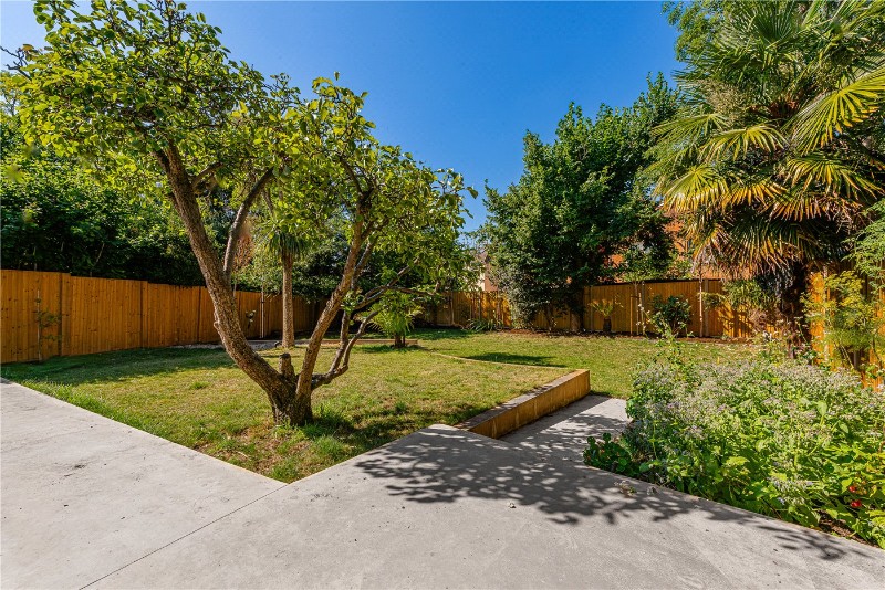 Kings Road, London, NW10