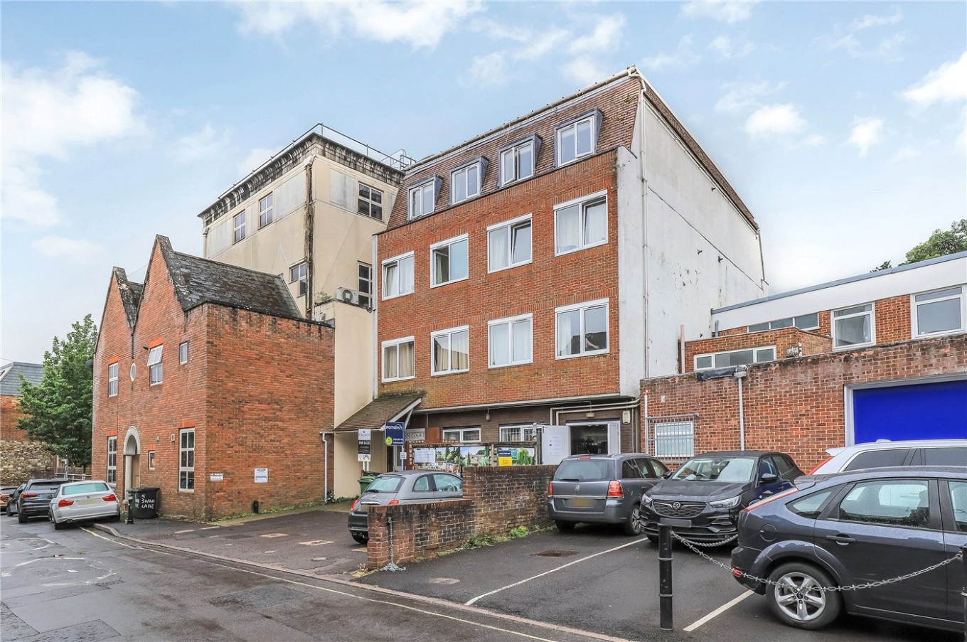 2 bedroom property for sale in Penn Court, 7 Swan Lane, Winchester