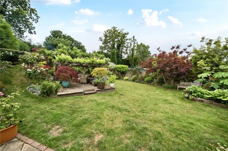 Broomleaf Road, Farnham, Surrey, GU9