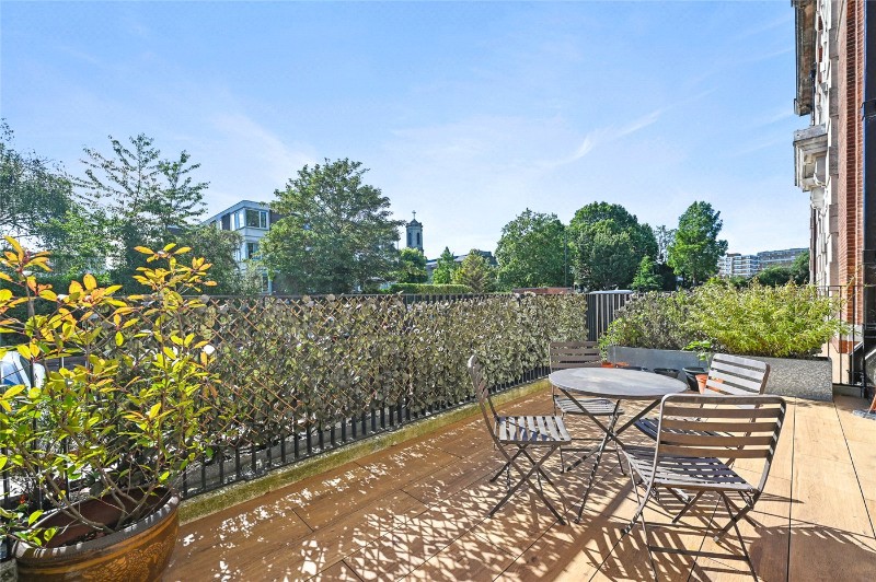 Great West Road, London, W6