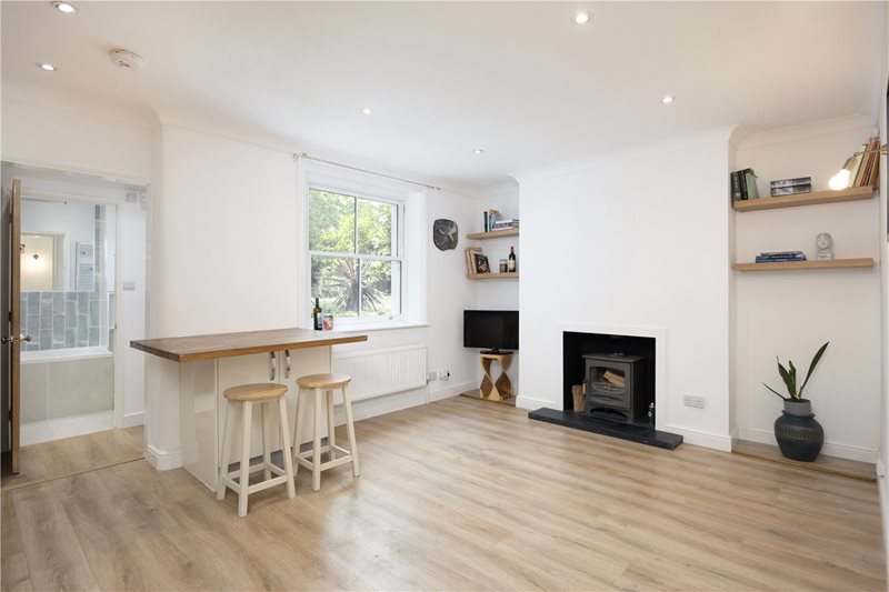 Cambridge Road South, Chiswick, W4