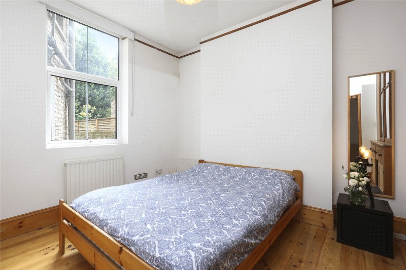 Warbeck Road, London, W12