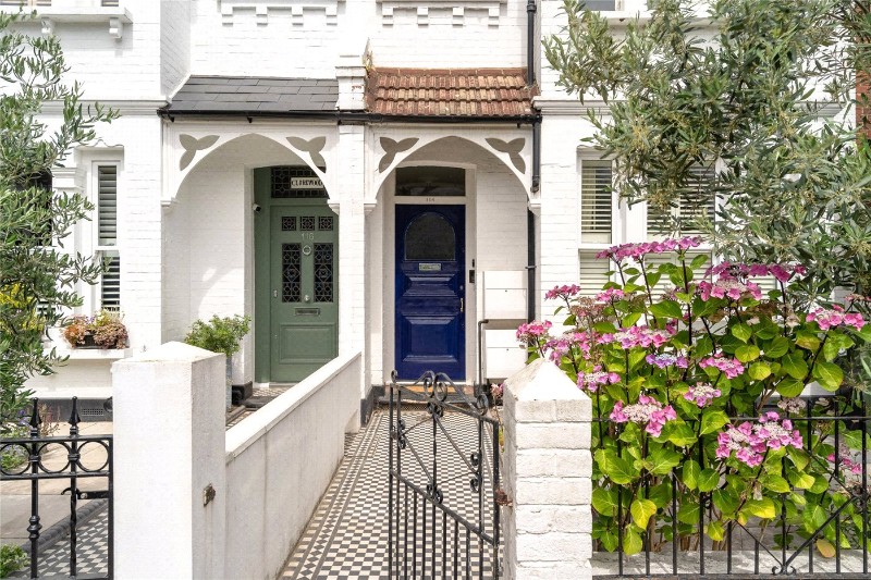 Sternhold Avenue, London, SW2