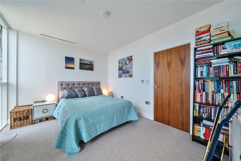 Mastmaker Road, London, E14