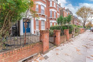 St. Quintin Avenue, London, W10