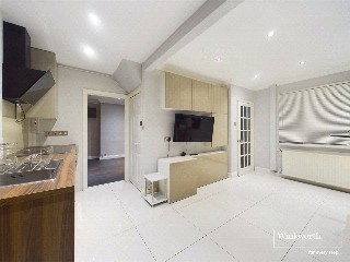 Roe Lane, Kingsbury, London, NW9