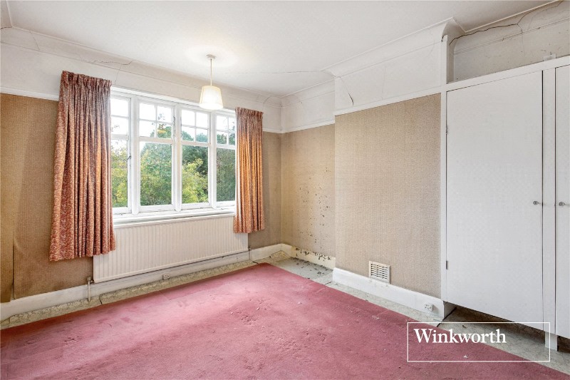 Moss Hall Grove, North Finchley, London, N12