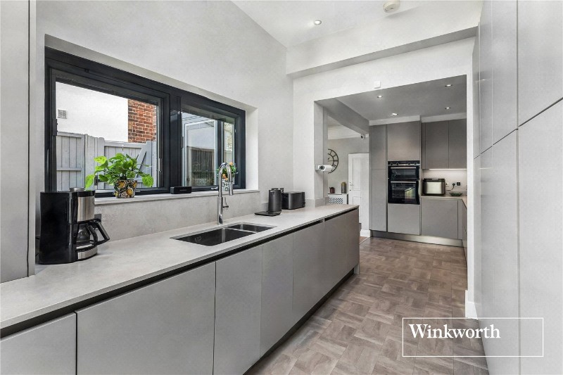 Cornwall Avenue, Finchley, London, N3