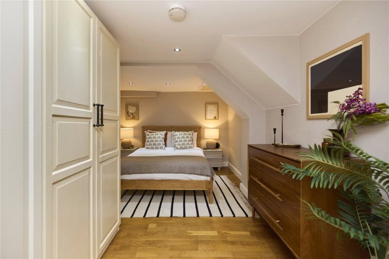 Mildenhall Road, London, E5