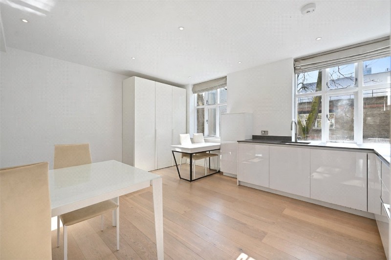 Carter Lane, London, EC4V