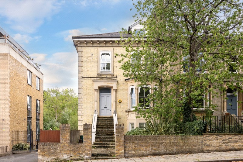 Alton Road, London, SW15