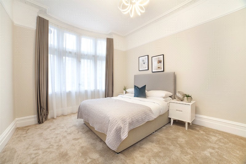 Shaftesbury Avenue, London, WC2H