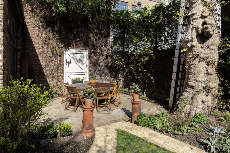 Kennington Park Road, London, SE11