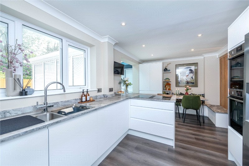 Chatsworth Close, Market Deeping, Peterborough, Lincolnshire, PE6