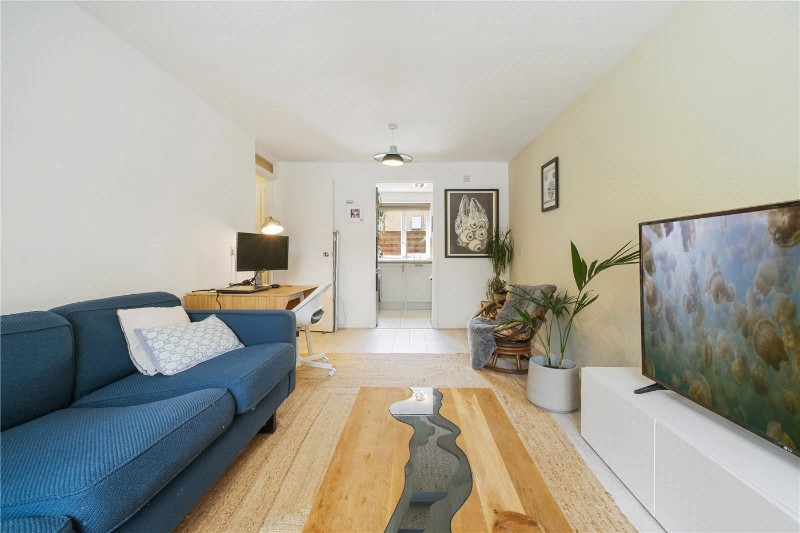 Riverside Close, London, E5