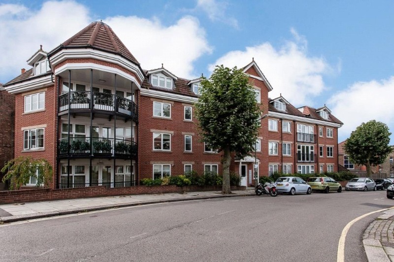 The Grove, Finchley, London, N3