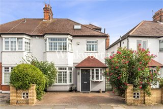 River Avenue, London, N13