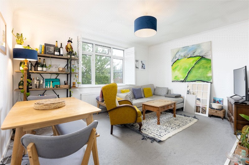 Dounesforth Gardens, London, SW18
