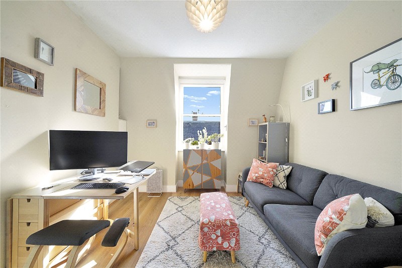 Ferme Park Mansions, Ferme Park Road, N8