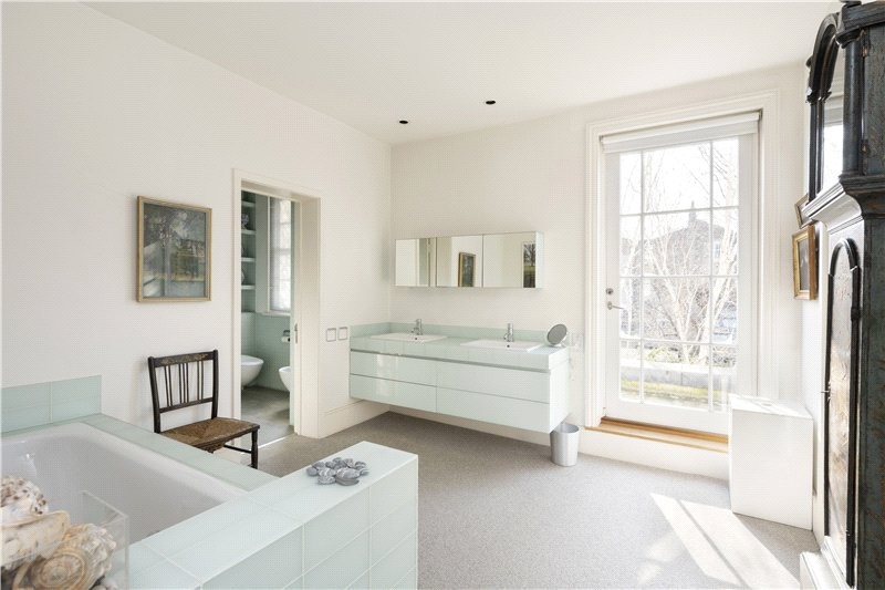 Stockwell Park Crescent, London, SW9