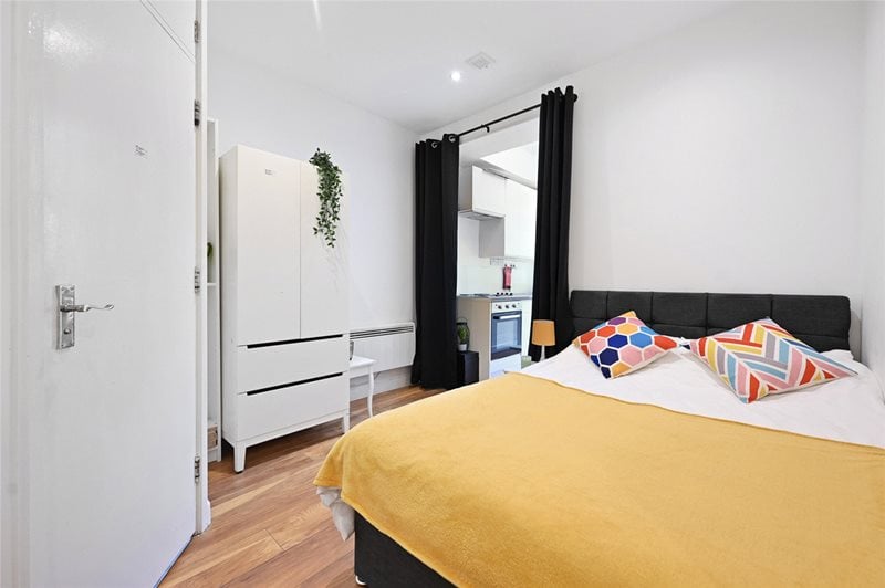 Bloemfontein Avenue, London, W12