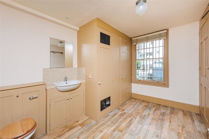 Winchester Street, London, SW1V