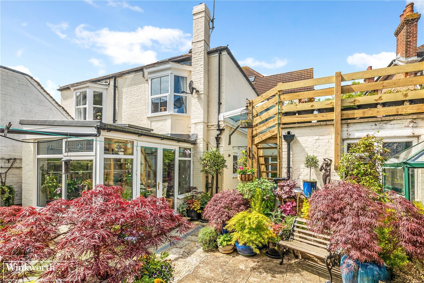 6 bedroom property for sale in Heene Road, Worthing, BN11 £775,000