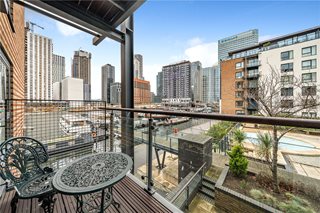 Boardwalk Place, London, E14