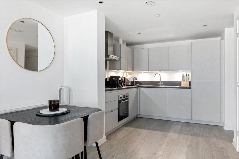 Cendal Crescent, London, E1