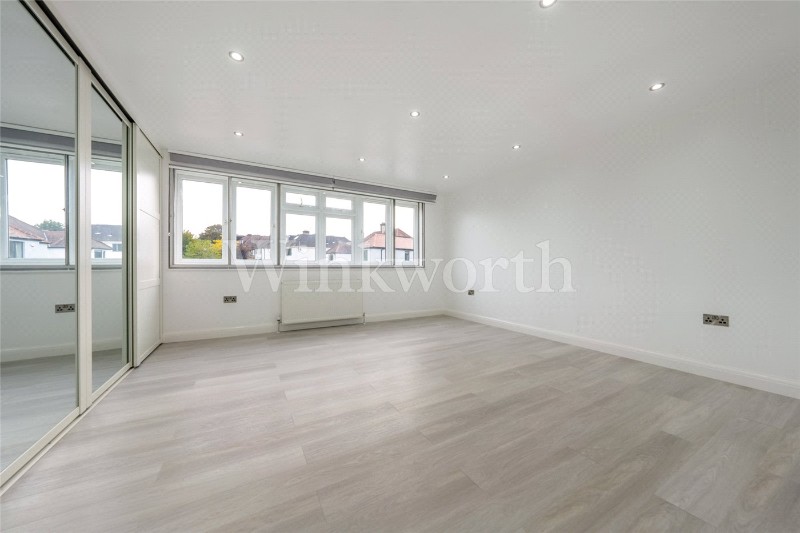 Wayside, London, NW11